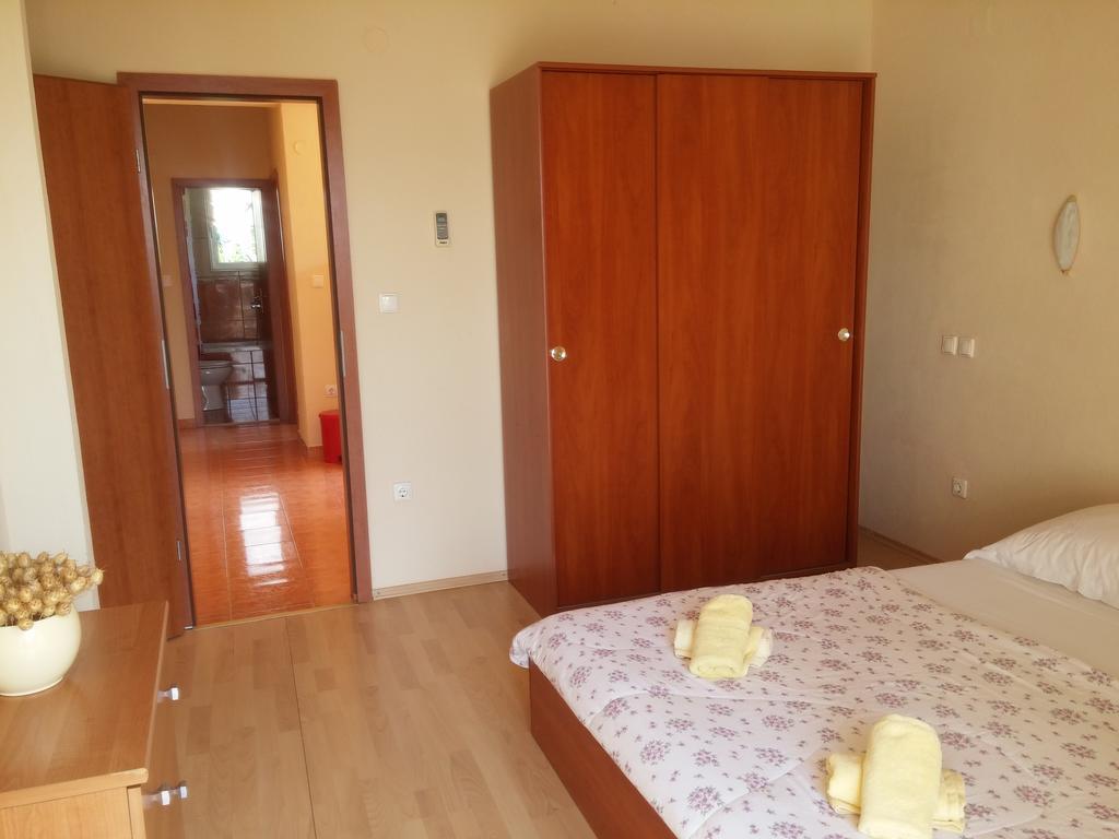 Apartments Biser Podgora Exterior foto