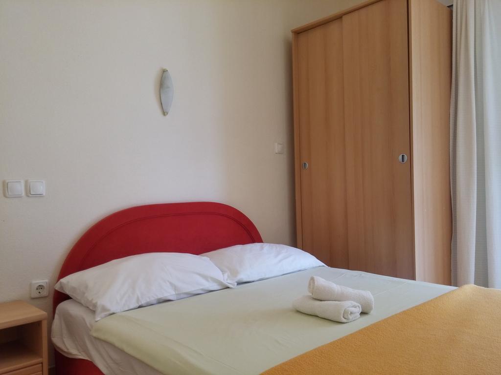 Apartments Biser Podgora Exterior foto